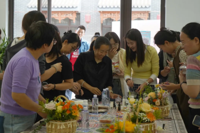 和林格爾縣多彩活動送祝福
