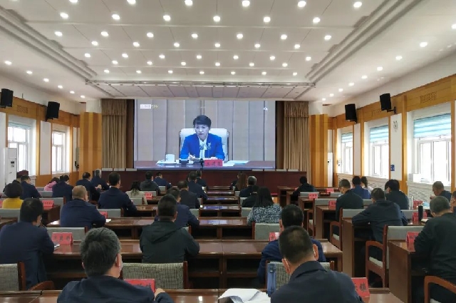 自治區政府召開全體（擴大）會議 深入推進黨風廉政建設和反腐敗工作 王莉霞主持并講話