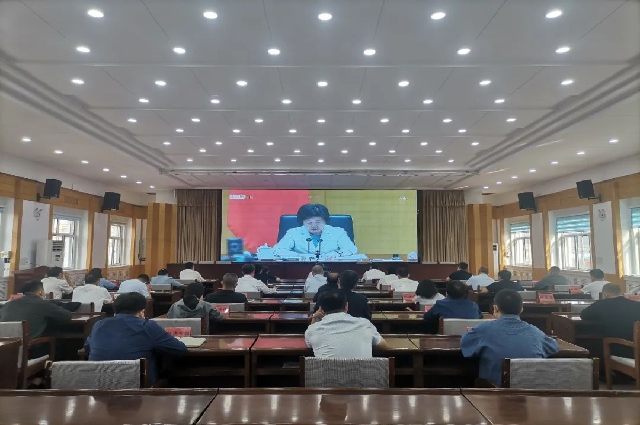 和林格爾縣在分會場參加全國、全市疫情防控工作電視電話會議