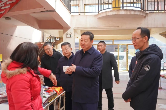 李六小調研督導創城工作