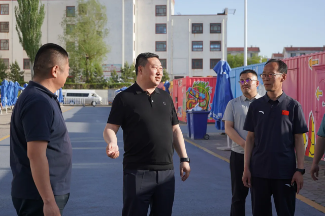 李六小就我縣創建全國文明城市工作進行現場辦公