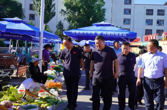 李六小督導創建全國文明城市和“五經普”工作