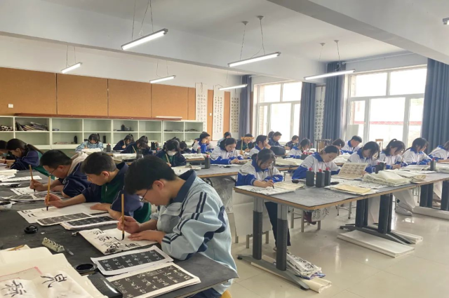 和林格爾縣民族中學：文明校園師生共建 校園文明師生共享