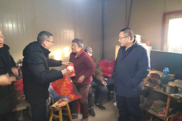 新春走基層 情滿萬家門